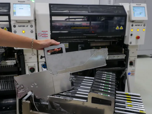 Soluciones SMT de Panasonic para fábrica autónoma